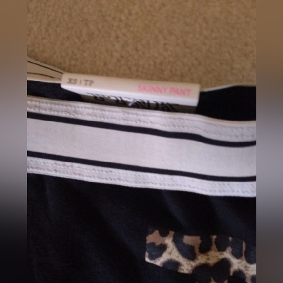Vs pink leopard sweatpants-X-small NEW - Picture 4 of 7